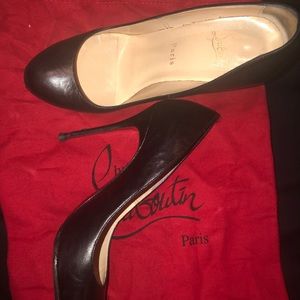 Christian Louboutin Fido Black Pump 39